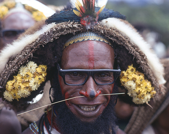 [A cheerful senior man grins at the photographer: 299k]